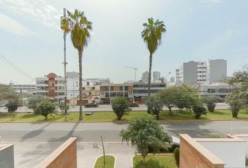 Departamento en  Avenida Guardia Civil 1161, Lima, Perú