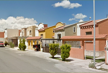 Casa en fraccionamiento en  Calle Canarios, Residencial Portal Del Sur, Saltillo, Coahuila De Zaragoza, México