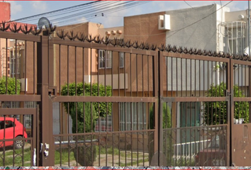 Casa en fraccionamiento en  Calle Bosques De Canada 12, Los Heroes Tecamac, Ciudad De México, Estado De México, México