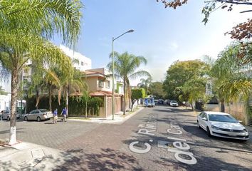 Casa en fraccionamiento en  C. Rinconada Del Camichín 1916, Real De Valdepeñas, 45130 Zapopan, Jal., México