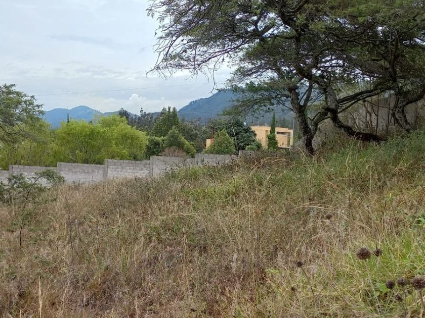 venta Terreno Comercial en Nayón, Quito icasas.ec