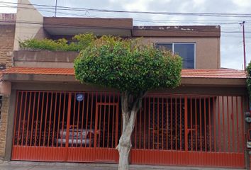 Casa en  Paseo De Los Mirlos, San Isidro, León, Guanajuato, México