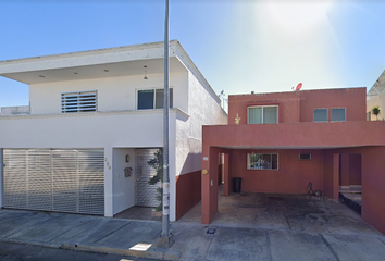 Casa en  Calle 18-b1, Colonia Altabrisa, Mérida, Yucatán, México