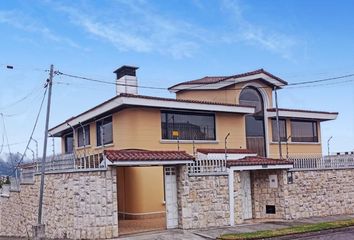 Casa en  Juan Barrezueta, Quito, Ecuador