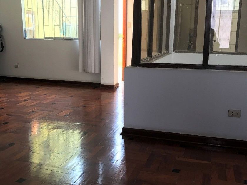 Casa en venta Simoni 251, Lima, Perú