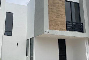 Casa en fraccionamiento en  Capittala León, Blvd. Herradura #309, Fraccionamiento Capittala, León, Guanajuato, México