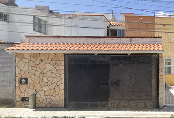 Casa en  Calle Cerro De La Soledad 46, Candiles, Querétaro, México