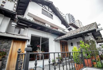 Casa en  Av. Gonzalez Suarez, Quito, Ecuador