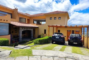 Casa en  Miravalle, Nayón, Quito