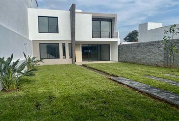 Casa en fraccionamiento en  Pueblo Santa María Ahuacatitlán, Cuernavaca, Morelos