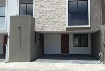 Casa en fraccionamiento en  Residencial Diamante Ventas, Calle Ignacio Allende, Vicente Ferrer, Puebla De Zaragoza, Puebla, México