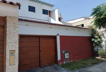 Casa en  Calle Los Capulíes, Ate, Lima, 15022, Per