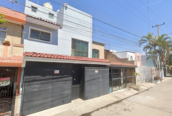 Casa en fraccionamiento en  Calle Emiliano Zapata 373, Jardines De La Paz, San Pedro Tlaquepaque, Jalisco, México