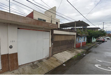 Casa en  Calle 1, Felipe Carrillo Puerto, Uruapan, Michoacán, México