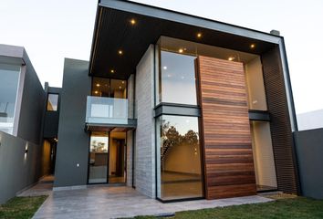 Casa en  La Campiña Del Bosque, Boulevard Country Club Gran Jardín, Guanajuato, México