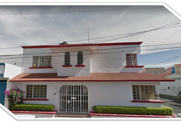 Casa en  Gob. José Rentería Luviano, Nueva Chapultepec, Morelia, Michoacán, México