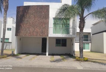 Casa en condominio en  Carretera Federal 45, Jardines De La Hacienda, Querétaro, México