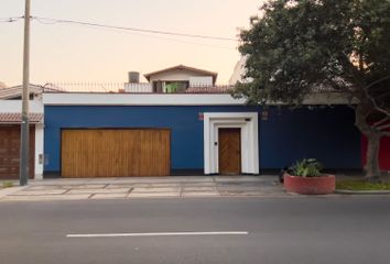 Casa en  Avenida San Borja Norte 1234, Lima, Perú