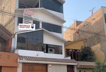Departamento en  Eleodoro Zevallos, Los Olivos, Perú