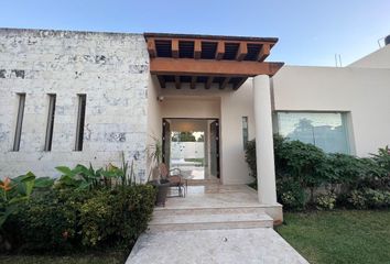 Casa en  Sodzil Norte Park, Calle 25-a, Hacienda Sodzil Norte, Mérida, Yucatán, México