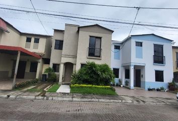 Casa en  Urbanizacion Veranda, Autopista Narcisa De Jesús, Guayaquil, Ecuador