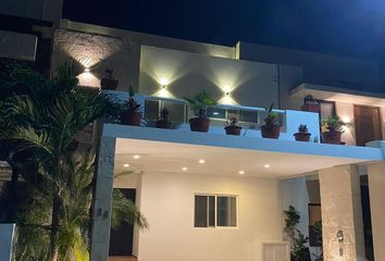Casa en  Aqua Residencial, Avenida Huayacán, Cancún, Quintana Roo, México