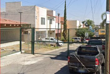 Casa en condominio en  Calle Leonor Pintado, Insurgentes De La Presa, Guadalajara, Jalisco, México