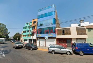 Local comercial en  Av. Capitán Alipio Ponce Vasquez 515, Lima, Perú