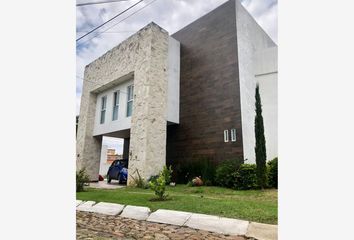 Casa en fraccionamiento en  Portones Del Carmen, León, Guanajuato, México