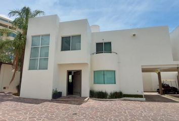 Casa en condominio en  Paseo De Las Fuentes 127, Villas De Irapuato, Irapuato, Guanajuato, 36670, Mex
