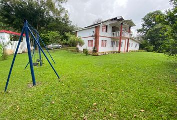 Villa-Quinta en  9jp2+92 Silvania, Cundinamarca, Colombia
