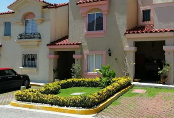 Casa en fraccionamiento en  Saint Denis, Urbi Quinta Montecarlo, Cuautitlán Izcalli, Estado De México, México