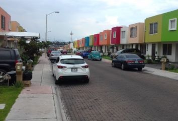 Casa en fraccionamiento en  Calle Paseo Esmeralda, Morelia, Michoacán, México