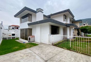 Casa en  Parque Jardines De La Pampa, Quito, Ecuador