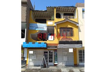 Casa en  Jr. Las Rosas, Los Olivos, Perú