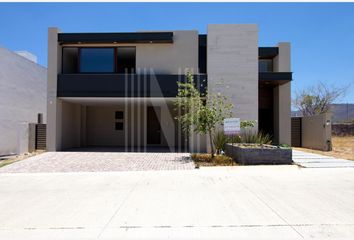 Casa en fraccionamiento en  Molino Residencial, Boulevard Country Club Gran Jardín, Guanajuato, México