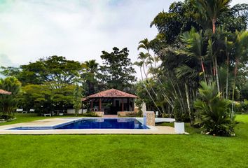 Villa-Quinta en  Vía Río Claro, Jamundí, Valle Del Cauca, Colombia