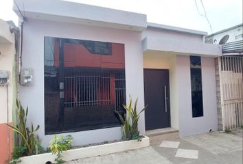 Casa en  Calle 38, Quevedo, Ecu