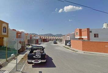 Casa en  Calle Geranios, Saltillo 2000, Saltillo, Coahuila De Zaragoza, México