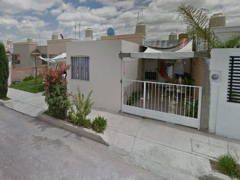 venta Casa en Fraccionamiento Paseos de La Providencia, San Francisco de  los Romo (YRPGB11500)