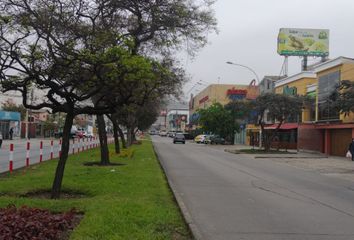 Local comercial en  Av. Alfredo Benavides, Surco, Perú