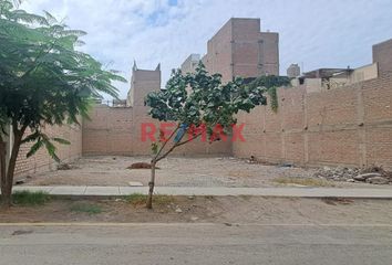 Terreno en  Urb Alameda Del Pinar, Comas, Perú