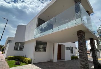 Casa en  Residencial Santa Fe, Cto. Córdoba, Hda. Santa Fe, León, Guanajuato, México