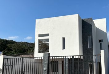 Casa en  Carretera Las Trancas-coatepec, El Grande, Coatepec, Veracruz De Ignacio De La Llave, 91601, Mex