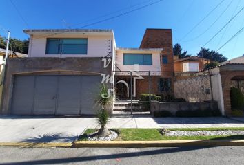 Casa en fraccionamiento en  Avenida Benito Juárez, Fraccionamiento San Carlos, Metepec, México, 52159, Mex