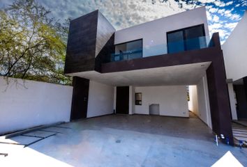 Casa en  Guaxuco Residencial, Benito Juárez, Los Rodríguez, Santiago, Nuevo León, México