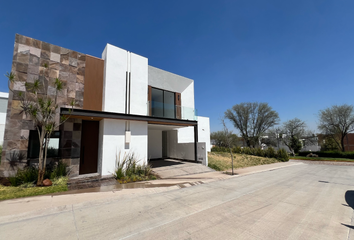 Casa en condominio en  St. Angelo Residence, Avenida Eugenio Garza Sada, Pocitos, Aguascalientes, México