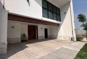 Casa en  El Mayorazgo Residencial, Camino A Capellanía De Loera, Autopista Poniente, León, Guanajuato, México