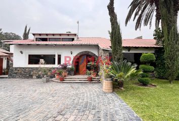 Casa en  Mz N Lt.2, Calle Alejandro Llerena, Lurigancho-chosica, Perú