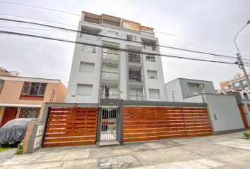 Departamento en  Av. Alejandro Velasco Astete 3420, Santiago De Surco, Perú